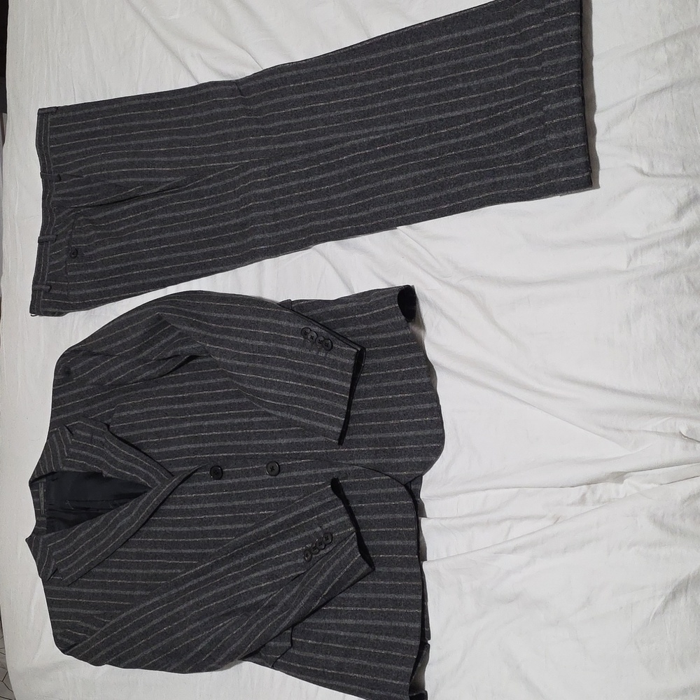 Elegant SALVATORE FERRAGAMO Charcoal Pinstripe Men's WOOL Suit